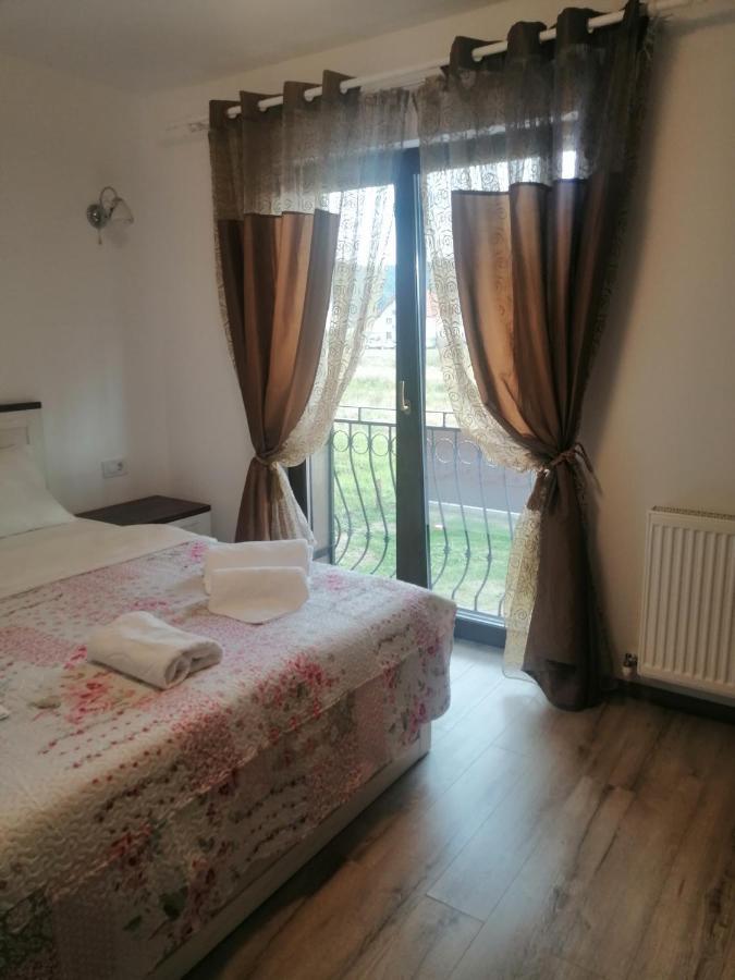 Aristocat Hotels Rasnov Экстерьер фото