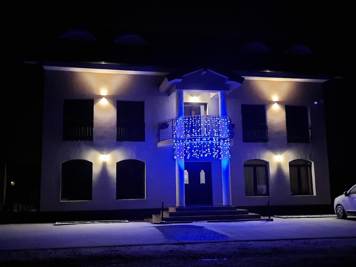 Aristocat Hotels Rasnov Экстерьер фото