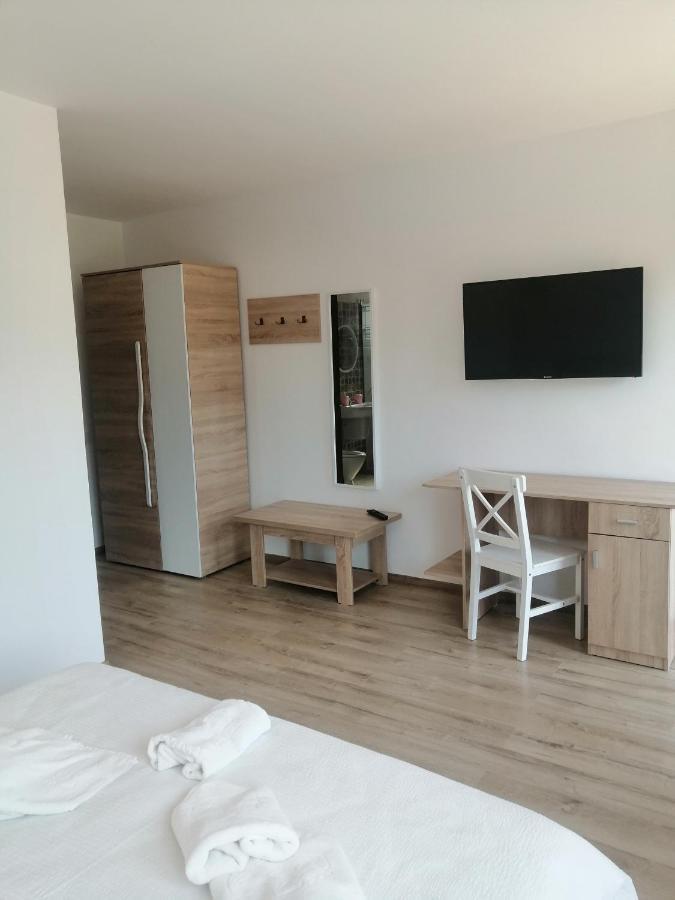 Aristocat Hotels Rasnov Экстерьер фото