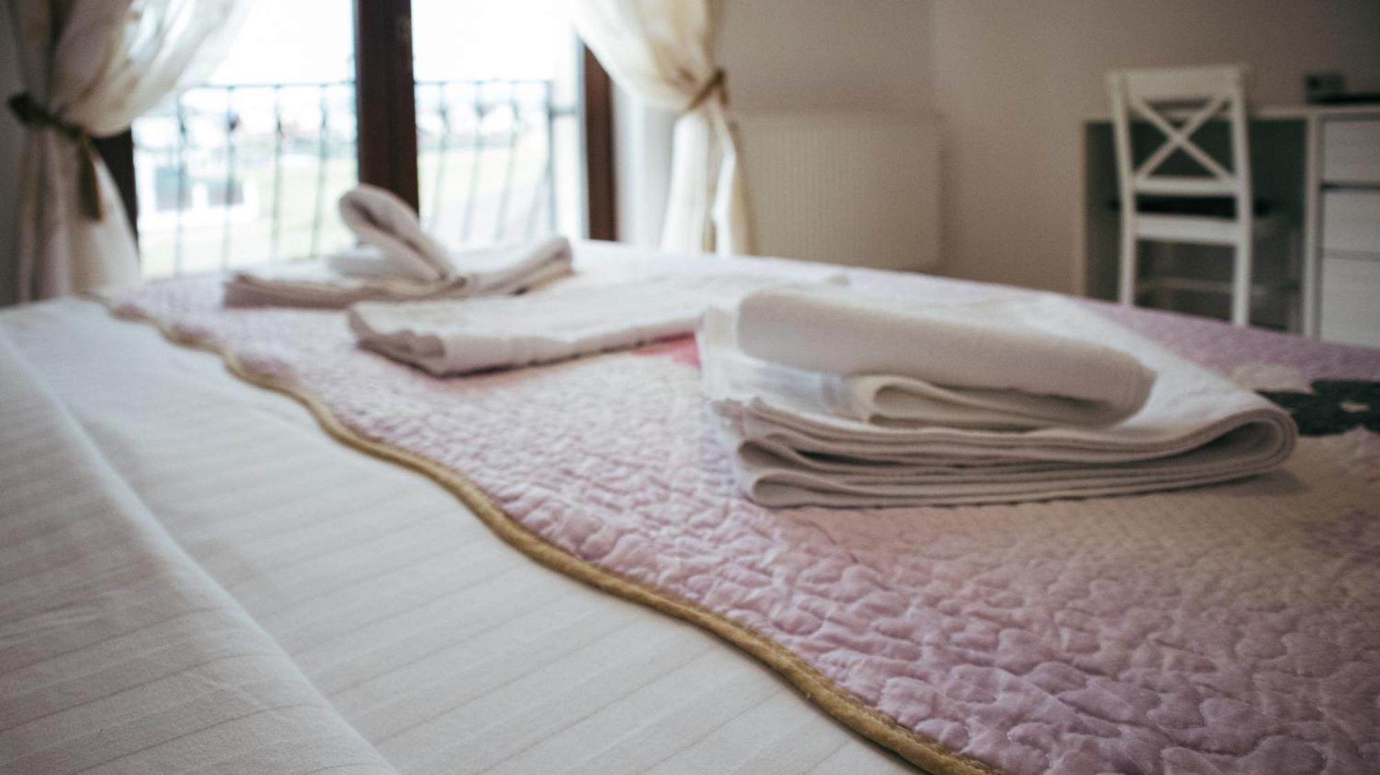 Aristocat Hotels Rasnov Экстерьер фото