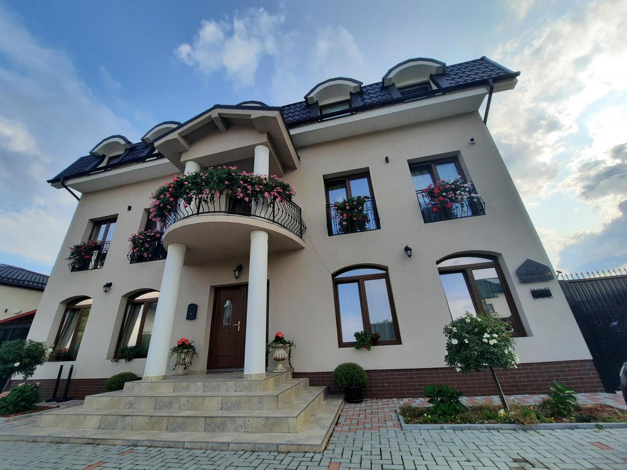 Aristocat Hotels Rasnov Экстерьер фото